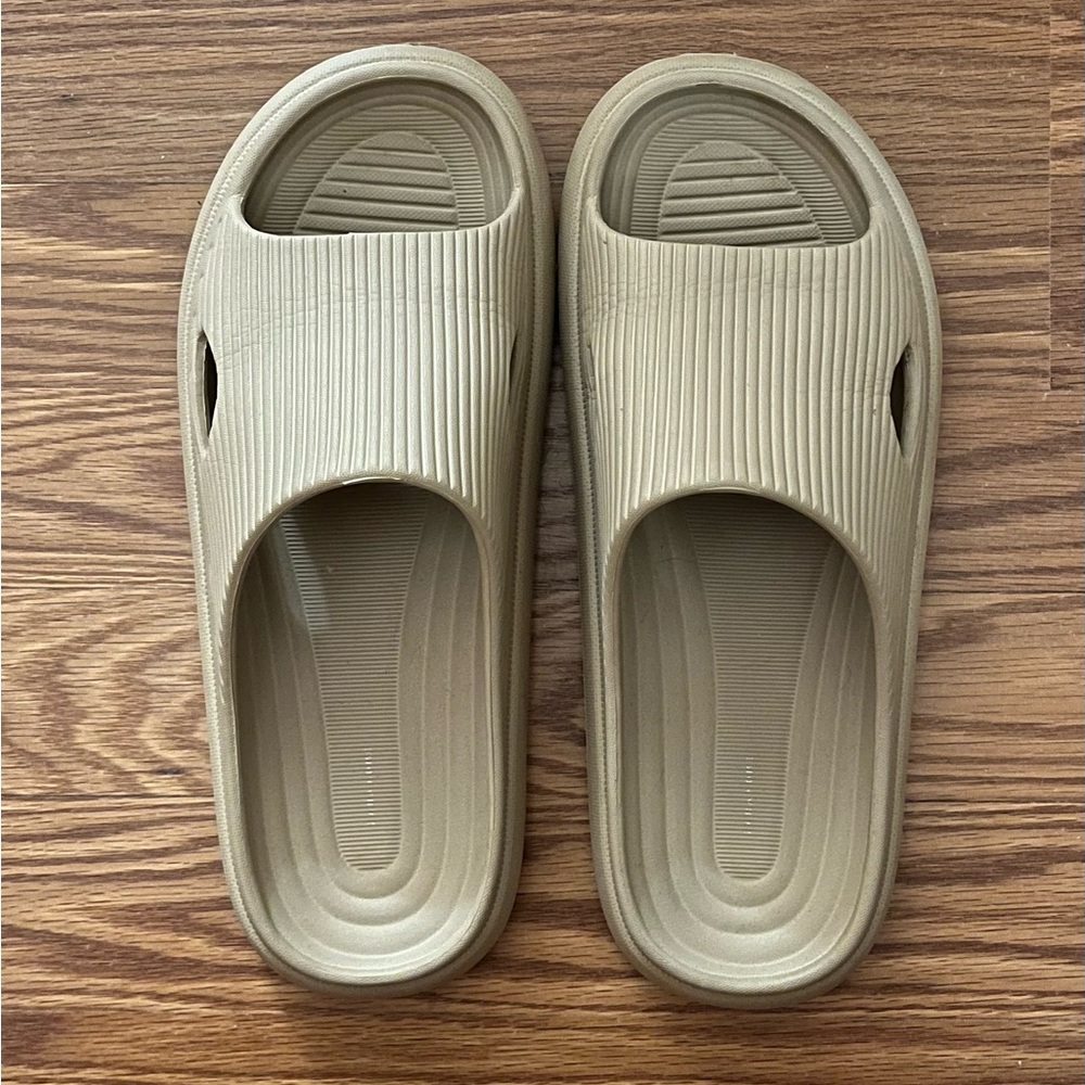Zara pool slides - W 38/39